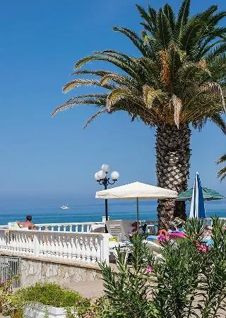 Chryssi Akti Αργάσι