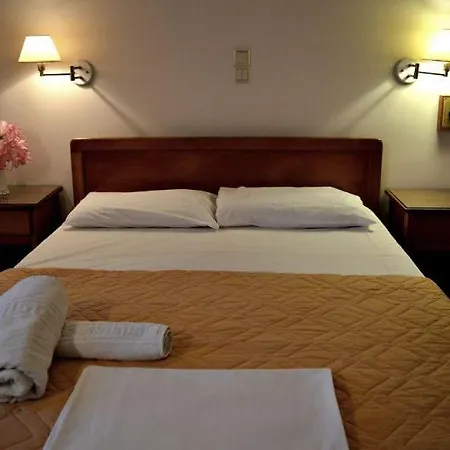 Chryssi Akti Szálloda 3*